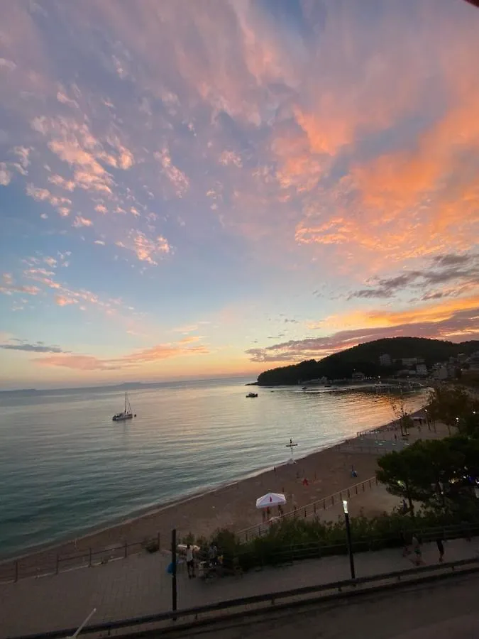 Veronika'S Apartment Himare Albania